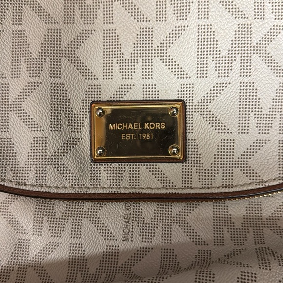 Michael Kors Signature Hamilton Medium Bag & Wallet - Picture 2 of 10